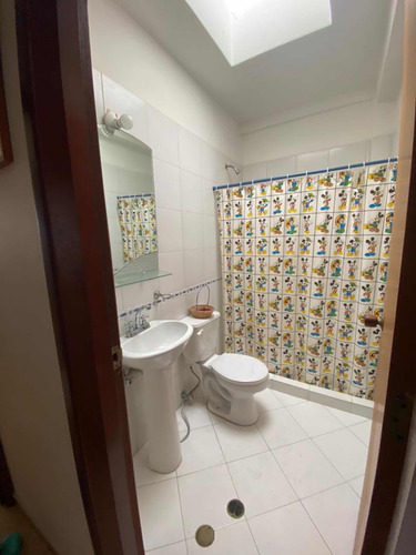 Hermosa Casa Bifamiliar Urb Teques Iii La Santa María