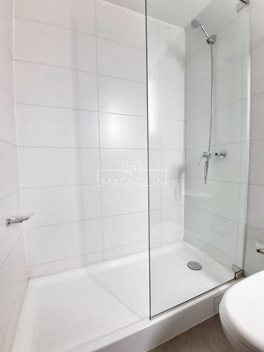 Casa En Venta De 3 Dorm. 4 Baños Más Escritorio, En Concón