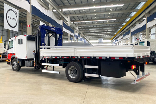 Caminhão Mb Atego 1719 4x2 25/25 Cabine Suplementar