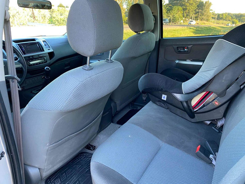 Toyota Hilux Srv 3.0 (permuto)