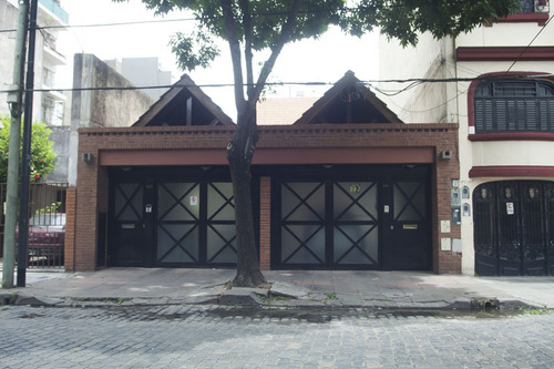 Venta De Casa 6 Amb C/jardín Pileta, 2 Cocheras En Caballito