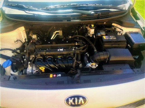 Imagen 11 de 13 de Kia Rio Sedan Lx 2020
