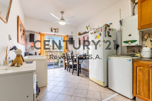 Imagen 1 de 22 de En Venta - Duplex De Un Dormitorio Con Balcón, Al Frente - Pichincha, Rosario