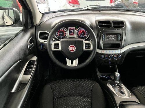 Imagem 8 de 14 de Fiat Freemont 2.4 Emotion Automatico 7 Lugares