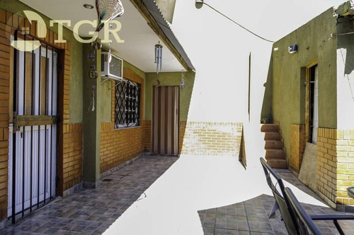 Oport X Viaje - Imponente Casa En Lote Propio. Ideal Dos Familias.