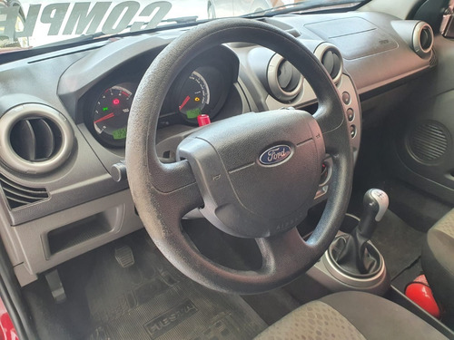 Imagem 11 de 15 de Ford Fiesta 1.0 Flex