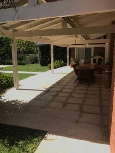 Country San Diego- Hermoso Chalet Moderno En Esquina