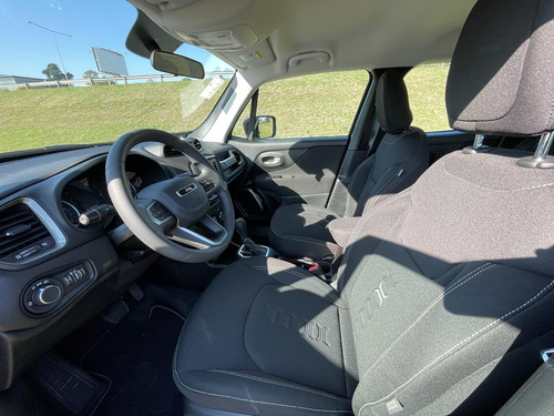 Imagen 15 de 18 de Jeep Renegade 1.8 4x2 Sport At 2023
