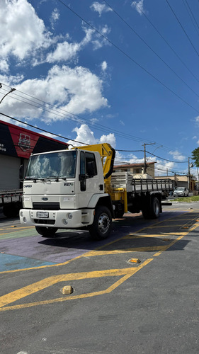 Caminhão Toco Com Munck 12 Toneladas
