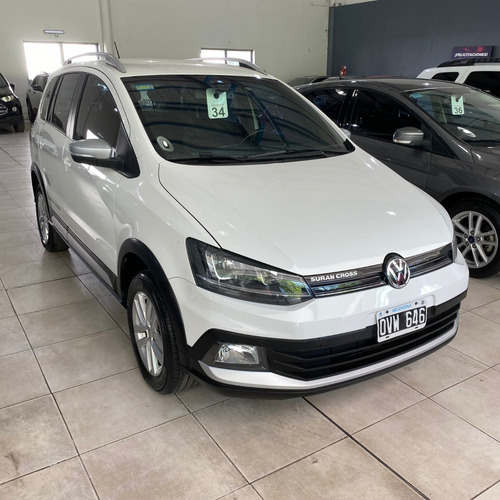 Imagen 2 de 7 de Volkswagen Suran Cross 1.6 5 Door 878 2015
