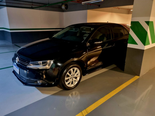 Volkswagen Jetta 2.0 Comfortline Flex 4p Automática