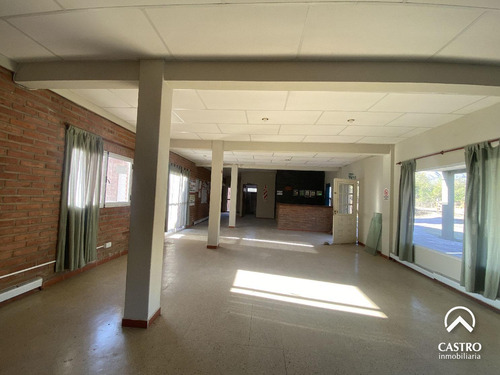 Hotel Sobre Los Mandarinos, Carpintería.
