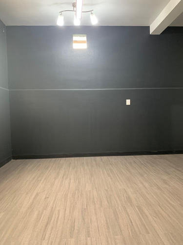 Imagen 2 de 12 de Av. Toltecas Local Comercial En Excelente Ubicación De 175 M2