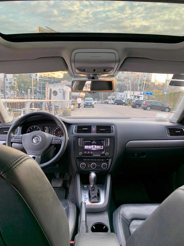 Imagen 11 de 14 de Volkswagen Vento 2.0 Sportline Tsi 200cv Dsg 2014