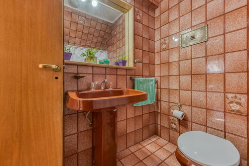 Venta Casa 5 Dormitorios En Boedo Cochera Patio