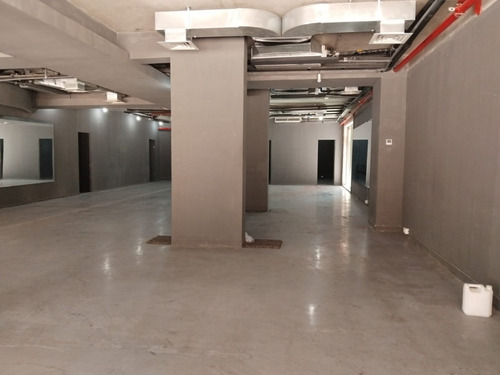 Excelente Local 421m2 En Ciudad Empresarial Diversos Usos