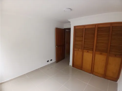 Renta Apartamento Amplio En La Circunvalar