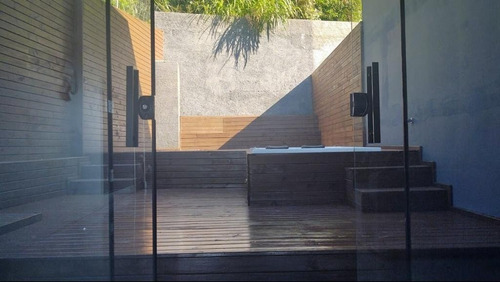 Imagem 23 de 27 de Casa Com 2 Dormitórios À Venda, 95 M² Por R$ 890.000,00 - Centro - Florianópolis/sc - Ca0820