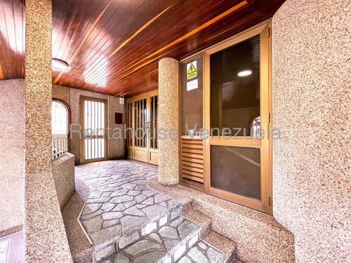 Apartamento Remodelado En Venta, Urb. El Paraiso