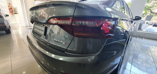 Imagen 20 de 25 de Volkswagen Vento Highline 250 Tsi At My21 0 Km #22