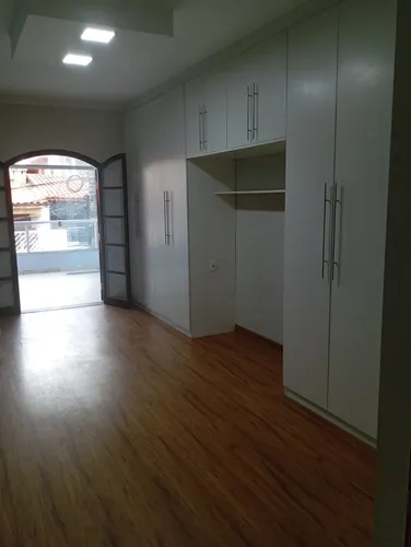 Casa Sobrado Com 02 Dormitórios, Lavabo E Móveis Planejados