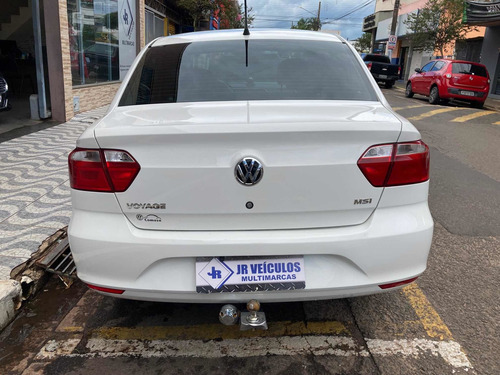 Imagem 5 de 11 de Volkswagen Voyage 2018 1.6 Msi Trendline Total Flex 4p