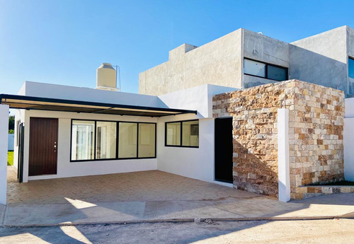 Casa En Venta De 3 Recamaras De Una Planta En Privada Las Acacias 