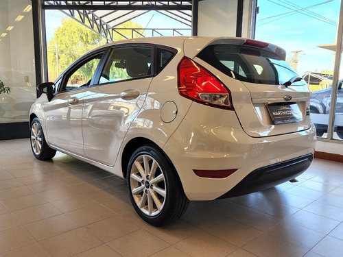 Imagen 4 de 15 de Ford Fiesta Kinetic 1.6 Se