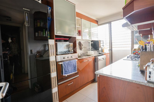 Departamento En Venta De 2 Dorm. En Las Condes
