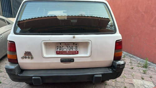 Jeep Grand Cherokee Laredo L6 4x2 At