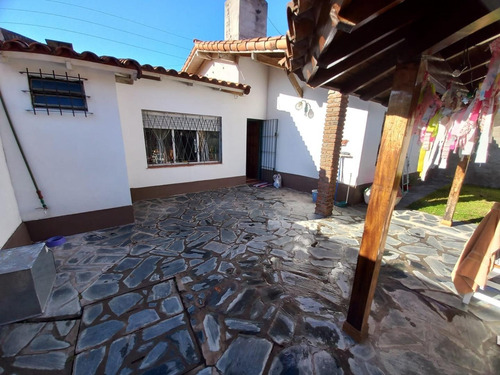 Imagen 3 de 19 de Casa Amplia Luminosa Y Comoda