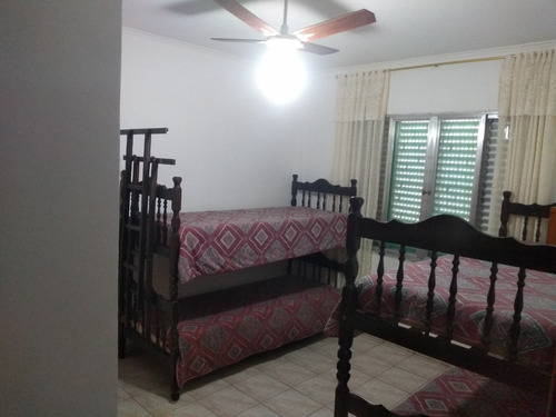 Imagem 7 de 12 de Apartamento Praia Grande, 240 Mil, 3 Dormitórios Mobiliado.