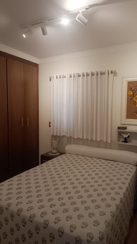 Apartamento De Dois Dormitórios Com Móveis Planejados.