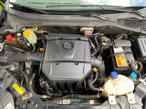 Fiat Linea 2013 1.8 16v Essence Flex Dualogic 4p