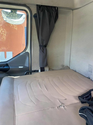 Volvo Vm 330 8x2 - 2020 Bitruck No Chasi