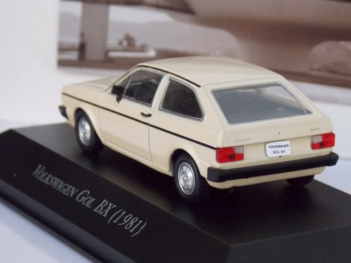 Imagem 3 de 4 de Miniatura Vw Gol 1980 Escala 1/43 Carros Inesqueciveis