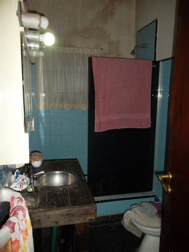 Imagen 4 de 7 de Casa En Lote Propio 4 Ambientes, A Refaccionar, L. Hermosa