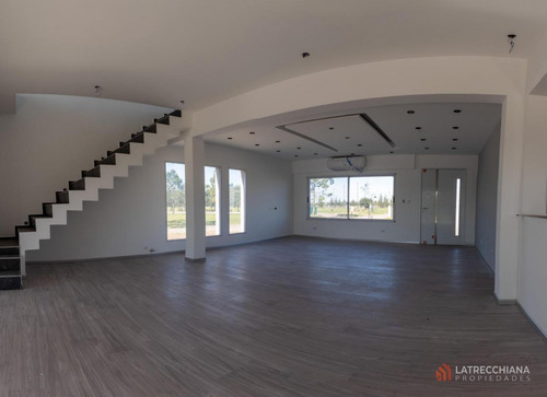 Casa En Venta, A Estrenar. 5 Dormitorios. Horizontes Al Sur.