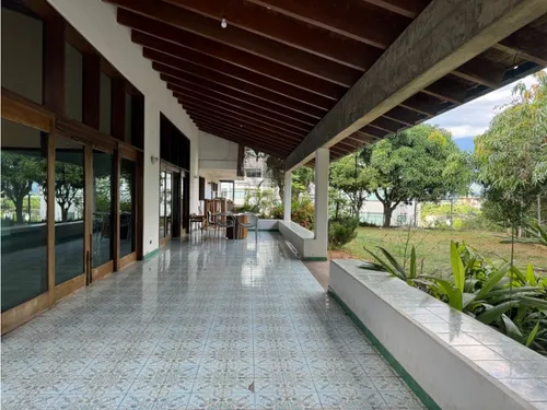 Se Alquila Casa 1000m2 Valle Alto 5301