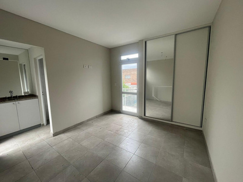 Venta Departamento 1 Dormtiorio Duplex Sin Expensas. Liniers Y Rioja. Oportunidad Rosario