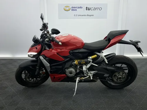 Ducati Streetfighter V2