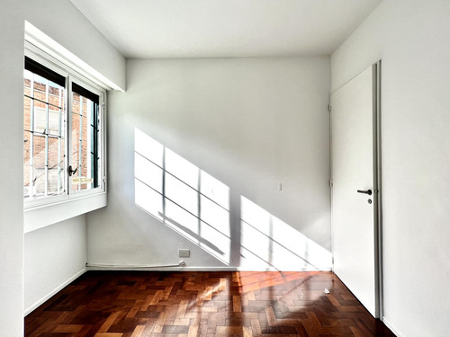 Luminoso Departamento En Venta, 4 Ambientes Con Balcón - Martínez