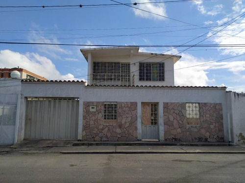 Mehilyn Perez. Casa En Venta En Barquisimeto Zona Oeste  Con Excelnte Ubicacion