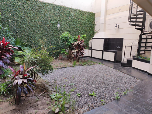 Hermosa Casa En Venta De 7 Ambientes - Parque Avellaneda. Pergamino 400