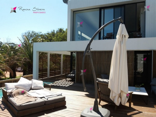 Excelente Casa En Santa Monica Frente Al Mar- Ref: 8563