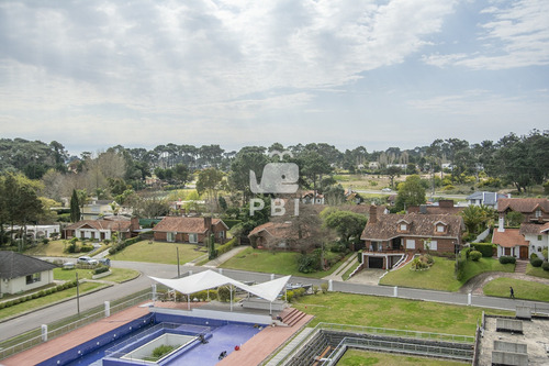 Departamento De 2 Dormitorios En Venta, Punta Del Este - Greenlife - Ref : Pbi14290