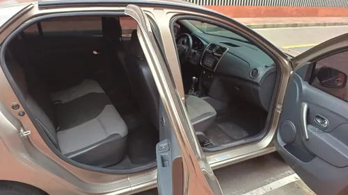 Renault Logan 1.6 Privilege / Intens