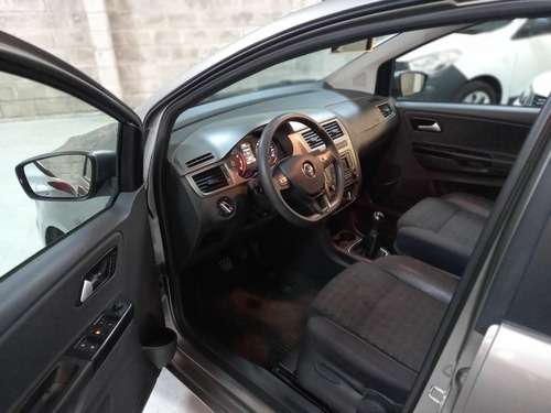 Imagen 7 de 9 de Volkswagen Suran 2017 1.6 Trendline