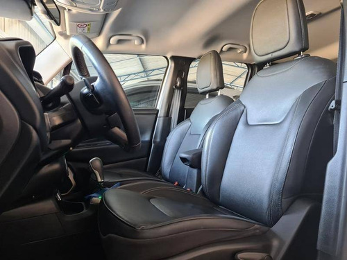 Imagem 3 de 9 de Jeep Renegade 1.8 16v Flex Limited 4p Automático