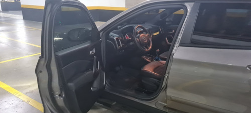 Imagem 10 de 15 de Fiat Toro - 2020/2021 - S-design